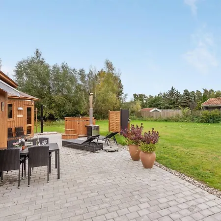 Ingebore - 500m From The Sea By Interhome *