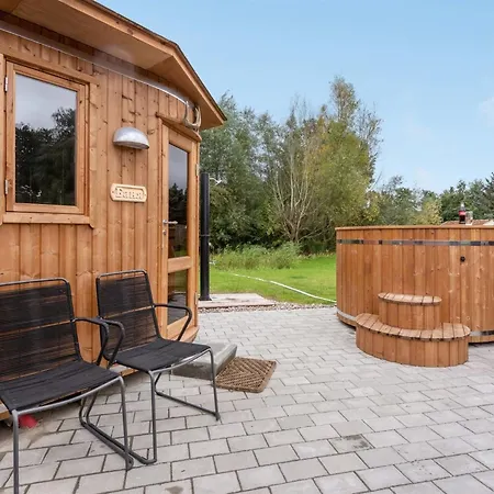 Ingebore - 500m From The Sea By Interhome