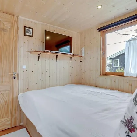 Ingebore - 500m From The Sea By Interhome